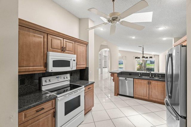 9763 Harbour Lake Circle S, Boynton Beach, FL 33437