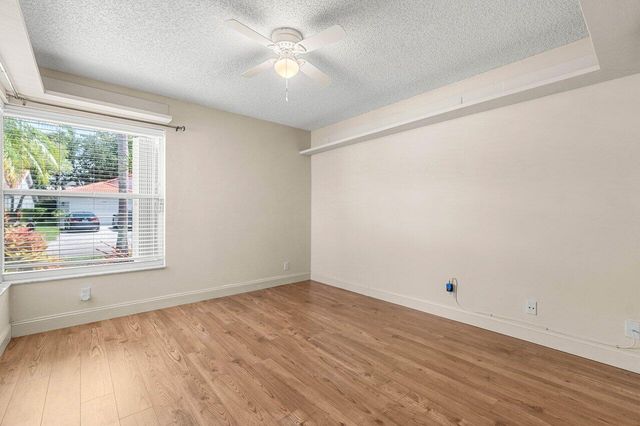 9763 Harbour Lake Circle S, Boynton Beach, FL 33437