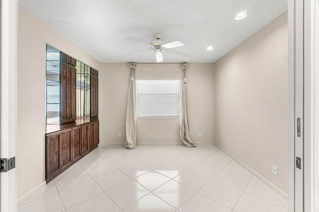 9763 Harbour Lake Circle S, Boynton Beach, FL 33437