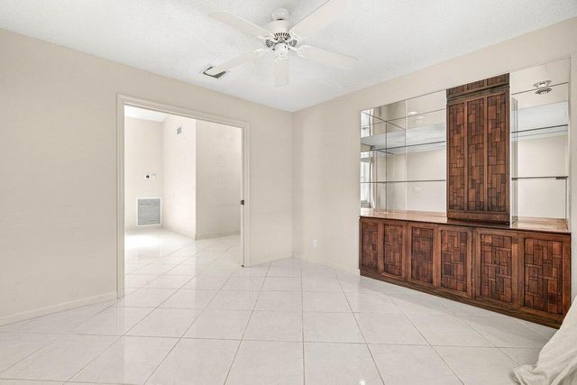 9763 Harbour Lake Circle S, Boynton Beach, FL 33437