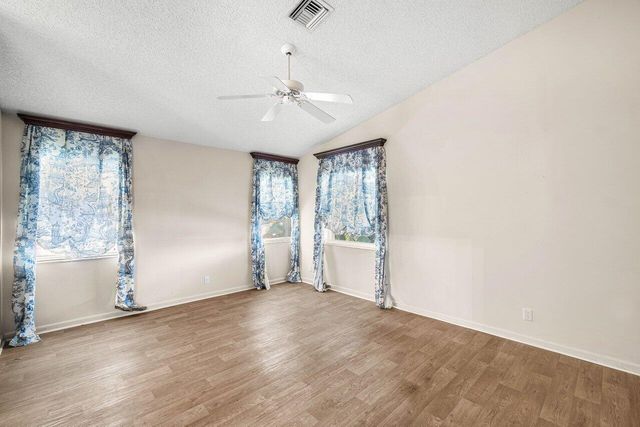 9763 Harbour Lake Circle S, Boynton Beach, FL 33437