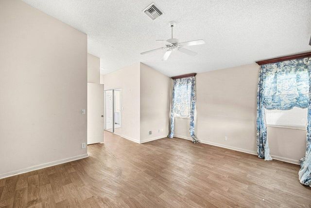 9763 Harbour Lake Circle S, Boynton Beach, FL 33437
