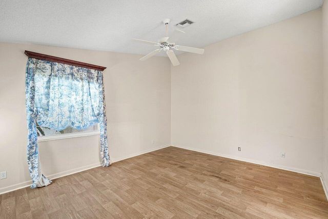 9763 Harbour Lake Circle S, Boynton Beach, FL 33437