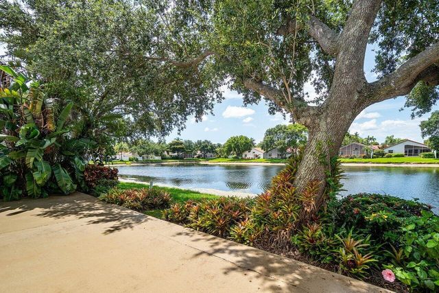 9763 Harbour Lake Circle S, Boynton Beach, FL 33437
