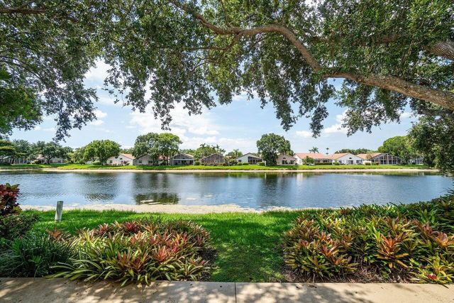 9763 Harbour Lake Circle S, Boynton Beach, FL 33437