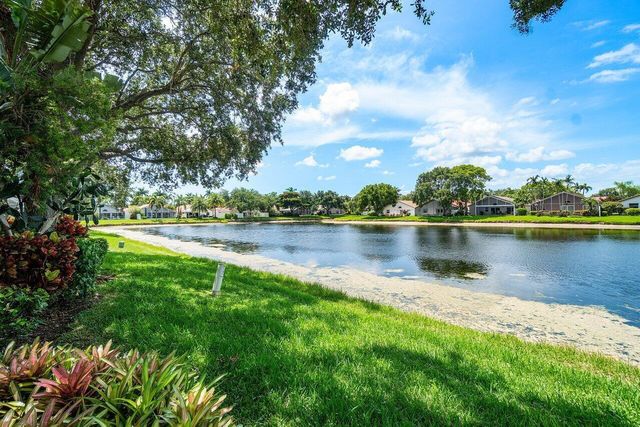 9763 Harbour Lake Circle S, Boynton Beach, FL 33437