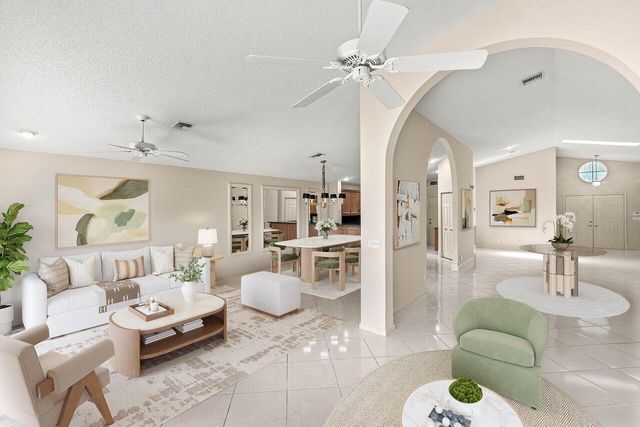 9763 Harbour Lake Circle S, Boynton Beach, FL 33437