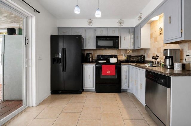 2016 VALENCIA CIRCLE, Kissimmee, FL 34741