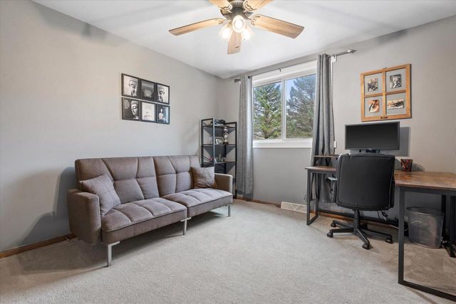 W324S7701 Paul LANE, Mukwonago, WI 53149