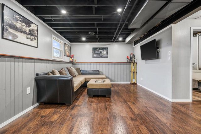 W324S7701 Paul LANE, Mukwonago, WI 53149