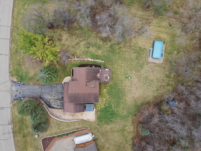 W324S7701 Paul LANE, Mukwonago, WI 53149
