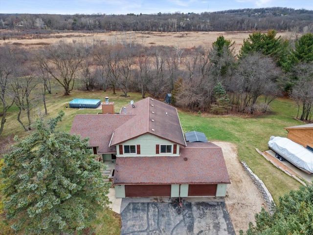 W324S7701 Paul LANE, Mukwonago, WI 53149