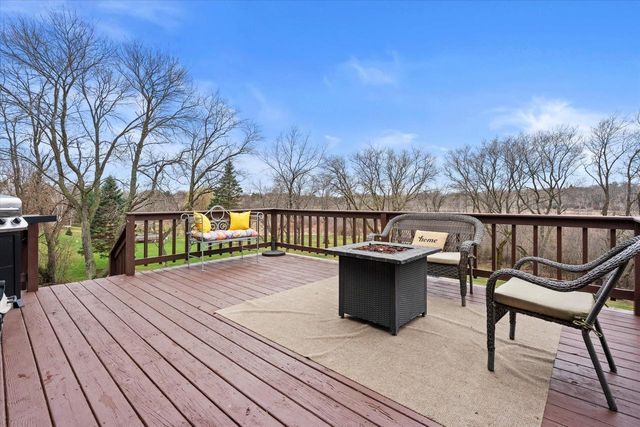 W324S7701 Paul LANE, Mukwonago, WI 53149