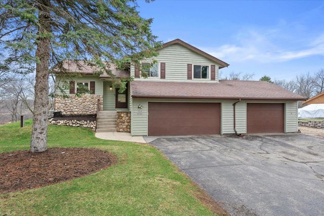 W324S7701 Paul LANE, Mukwonago, WI 53149