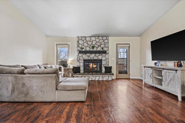 W324S7701 Paul LANE, Mukwonago, WI 53149