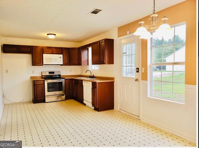 9342 Thomas Road, Jonesboro, GA 30238