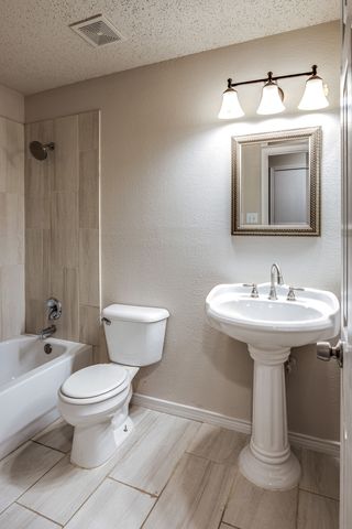 1561 Knottingham Drive, Little Elm, TX 75068