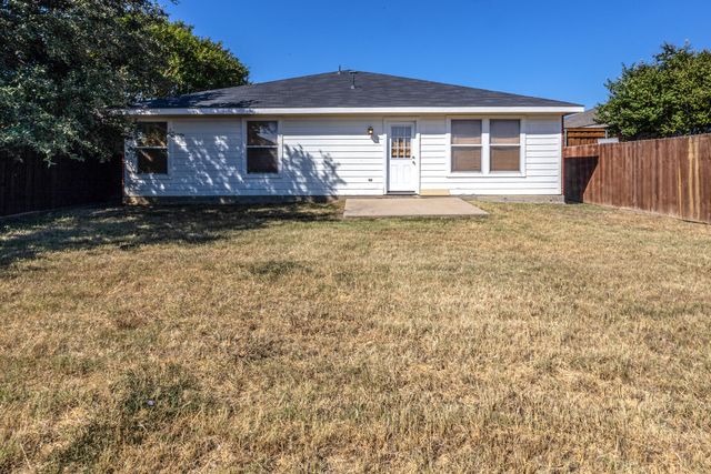 1561 Knottingham Drive, Little Elm, TX 75068