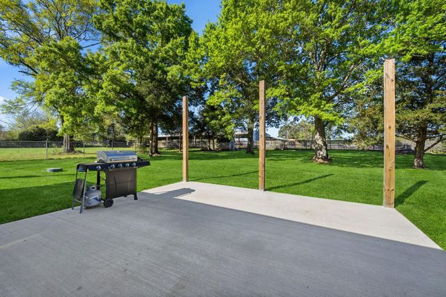 24918 Mathews Road, Tomball, TX 77375