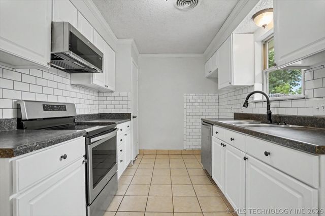 469 W 149th Street S, Glenpool, OK 74033