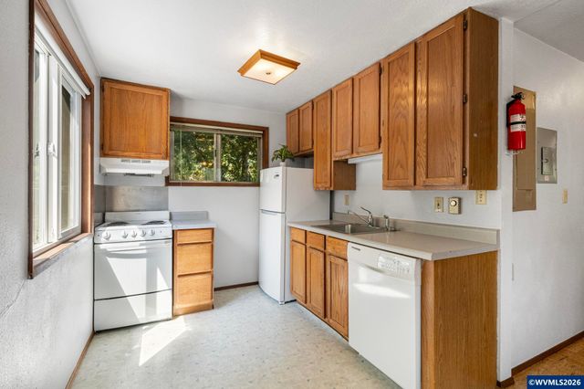 7550 NW Mountain View Dr, Corvallis, OR 97330