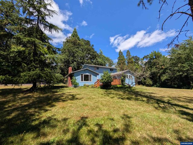 7550 NW Mountain View Dr, Corvallis, OR 97330