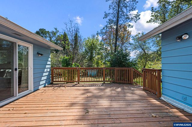 7550 NW Mountain View Dr, Corvallis, OR 97330