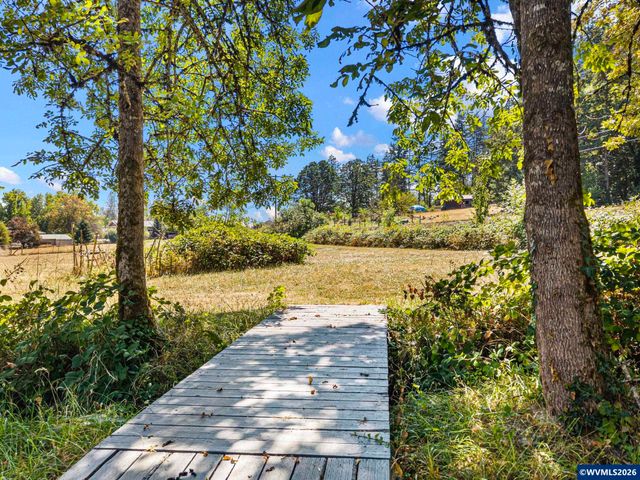 7550 NW Mountain View Dr, Corvallis, OR 97330