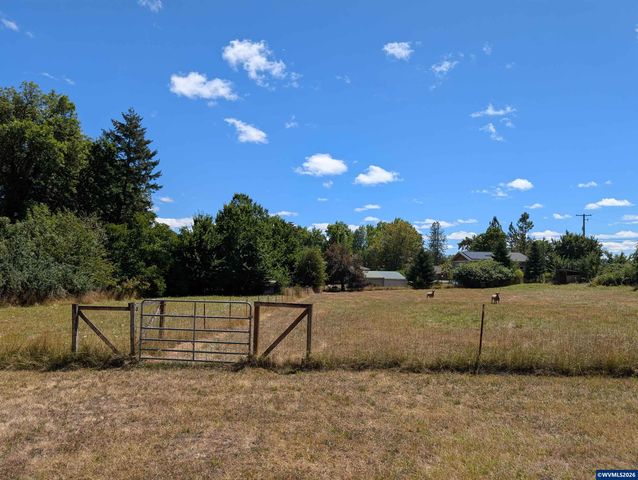 7550 NW Mountain View Dr, Corvallis, OR 97330