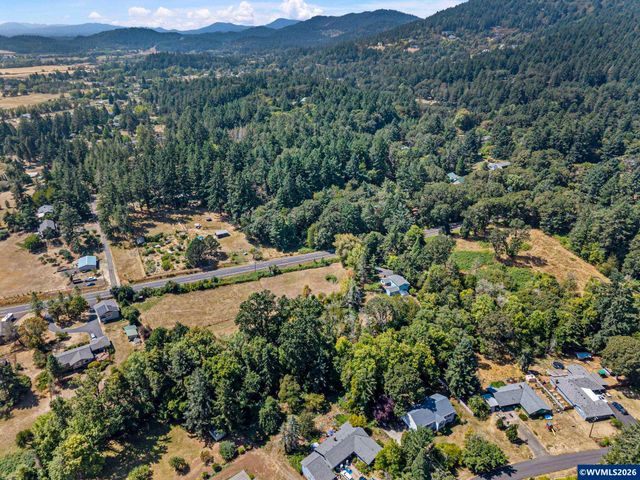 7550 NW Mountain View Dr, Corvallis, OR 97330