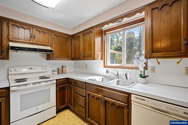7550 NW Mountain View Dr, Corvallis, OR 97330