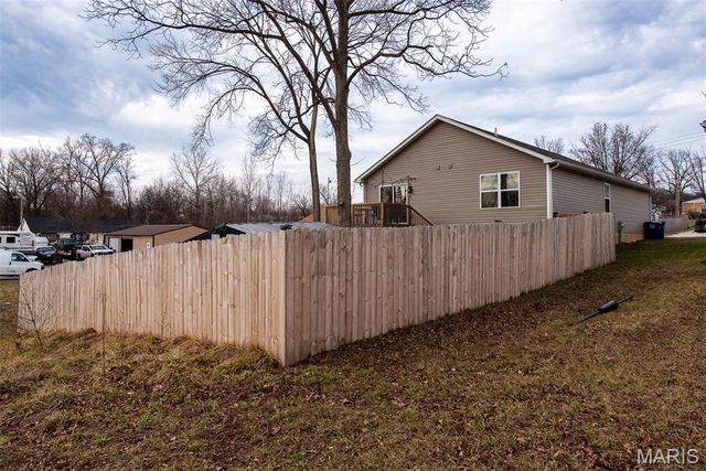 1668 Missouri Avenue, Pacific, MO 63069