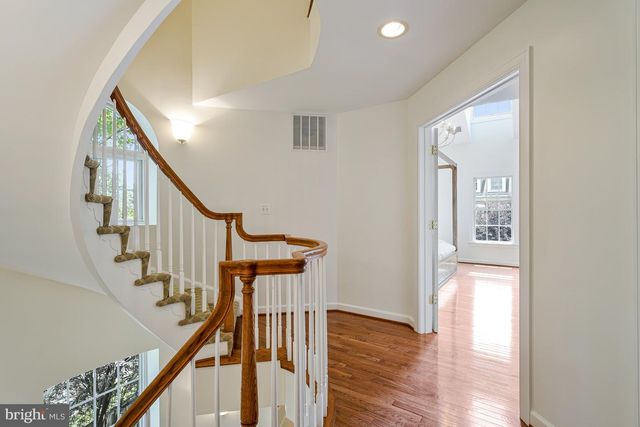 7740 LEGERE CT #35, Mclean, VA 22102