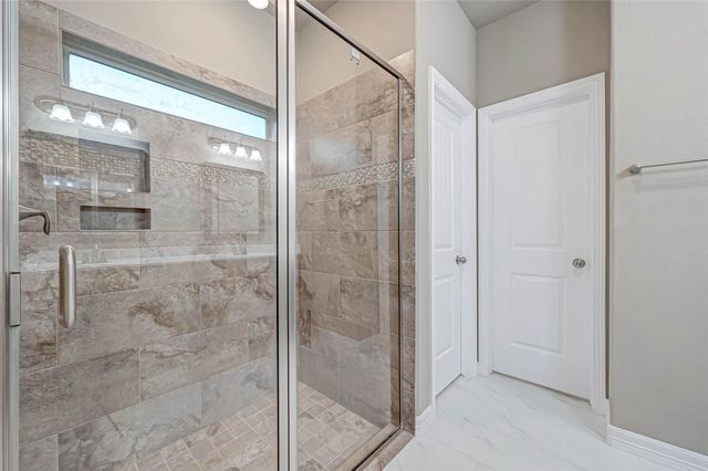 421 N Amherst Drive, West Columbia, TX 77486