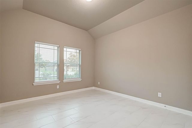 421 N Amherst Drive, West Columbia, TX 77486