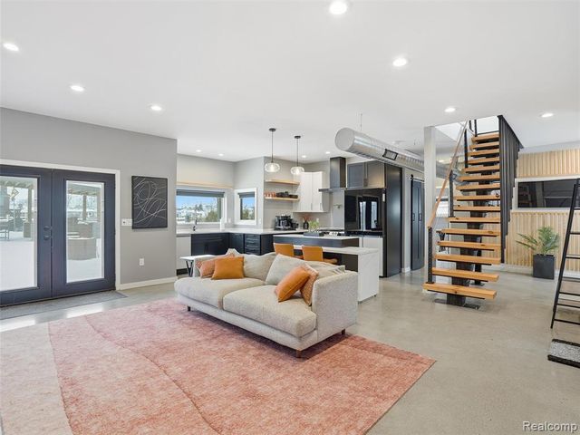 37645 Lakeville Street, Harrison Twp, MI 48045