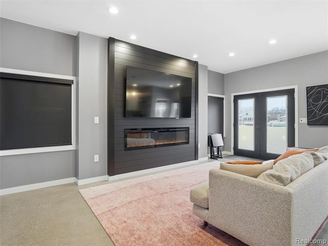 37645 Lakeville Street, Harrison Twp, MI 48045