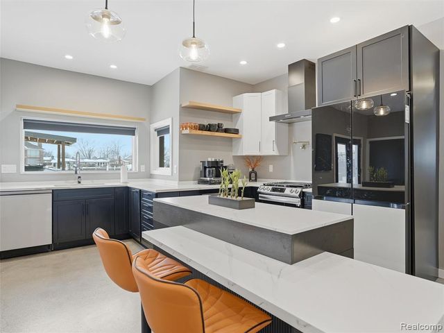 37645 Lakeville Street, Harrison Twp, MI 48045