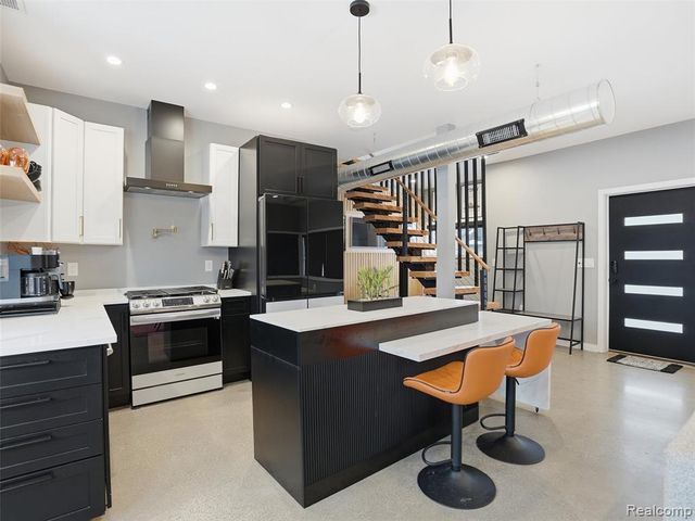 37645 Lakeville Street, Harrison Twp, MI 48045