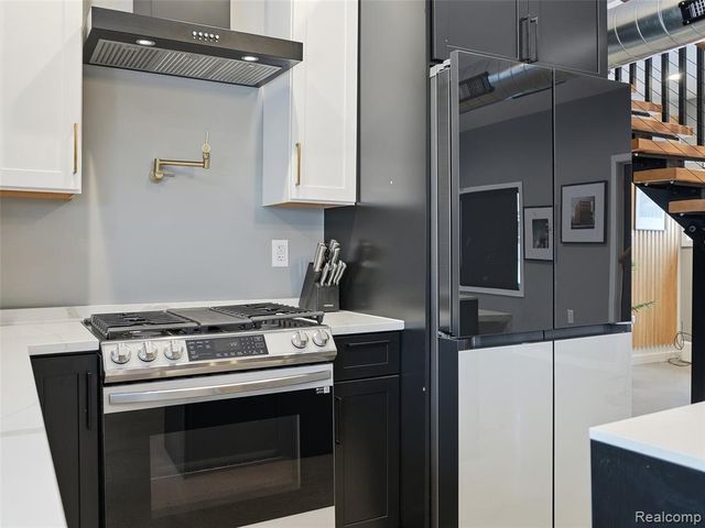 37645 Lakeville Street, Harrison Twp, MI 48045