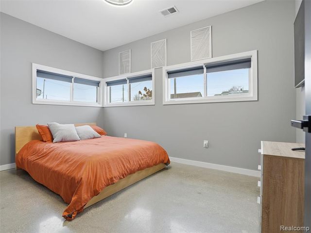 37645 Lakeville Street, Harrison Twp, MI 48045