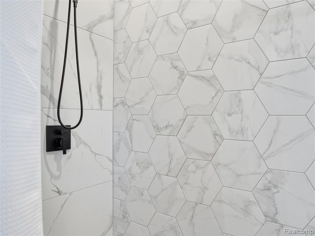 37645 Lakeville Street, Harrison Twp, MI 48045