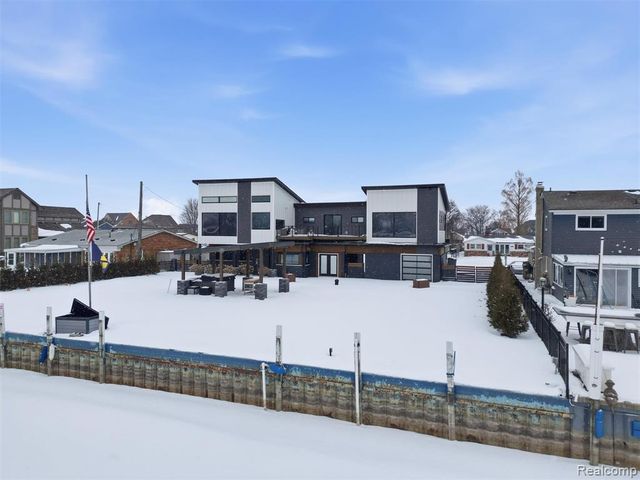 37645 Lakeville Street, Harrison Twp, MI 48045