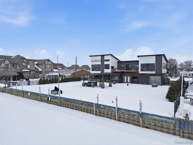 37645 Lakeville Street, Harrison Twp, MI 48045