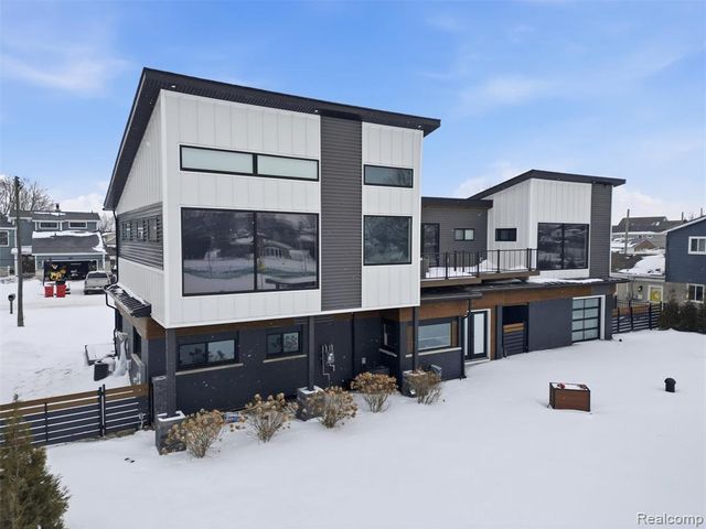 37645 Lakeville Street, Harrison Twp, MI 48045