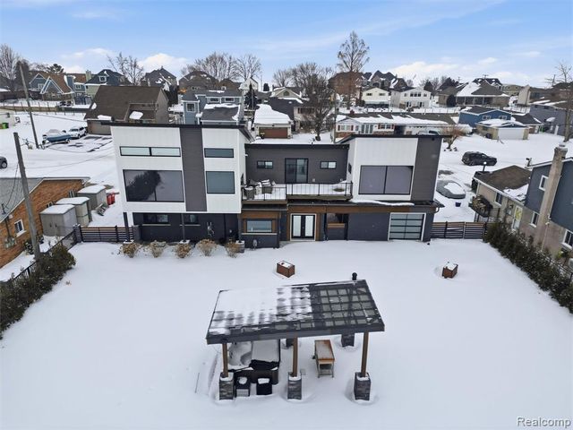 37645 Lakeville Street, Harrison Twp, MI 48045