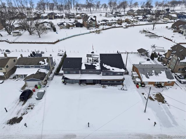 37645 Lakeville Street, Harrison Twp, MI 48045