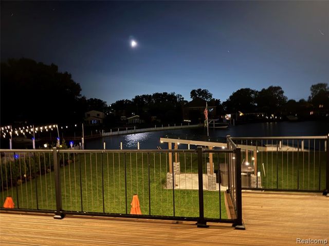 37645 Lakeville Street, Harrison Twp, MI 48045