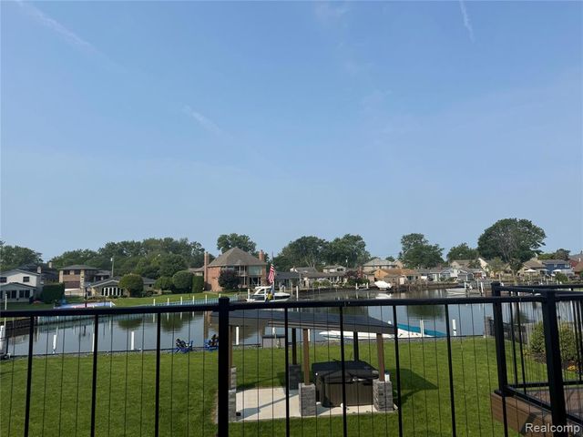 37645 Lakeville Street, Harrison Twp, MI 48045