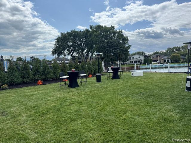 37645 Lakeville Street, Harrison Twp, MI 48045